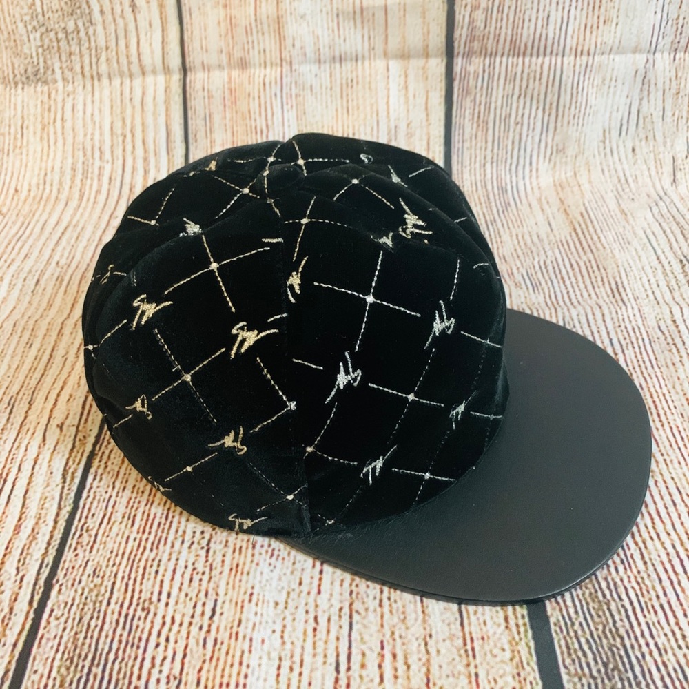 Giuseppe Zanotti Hat